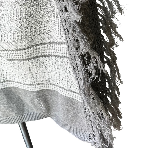 NWOT, Billabong Hermosa Poncho - Picture 11 of 13